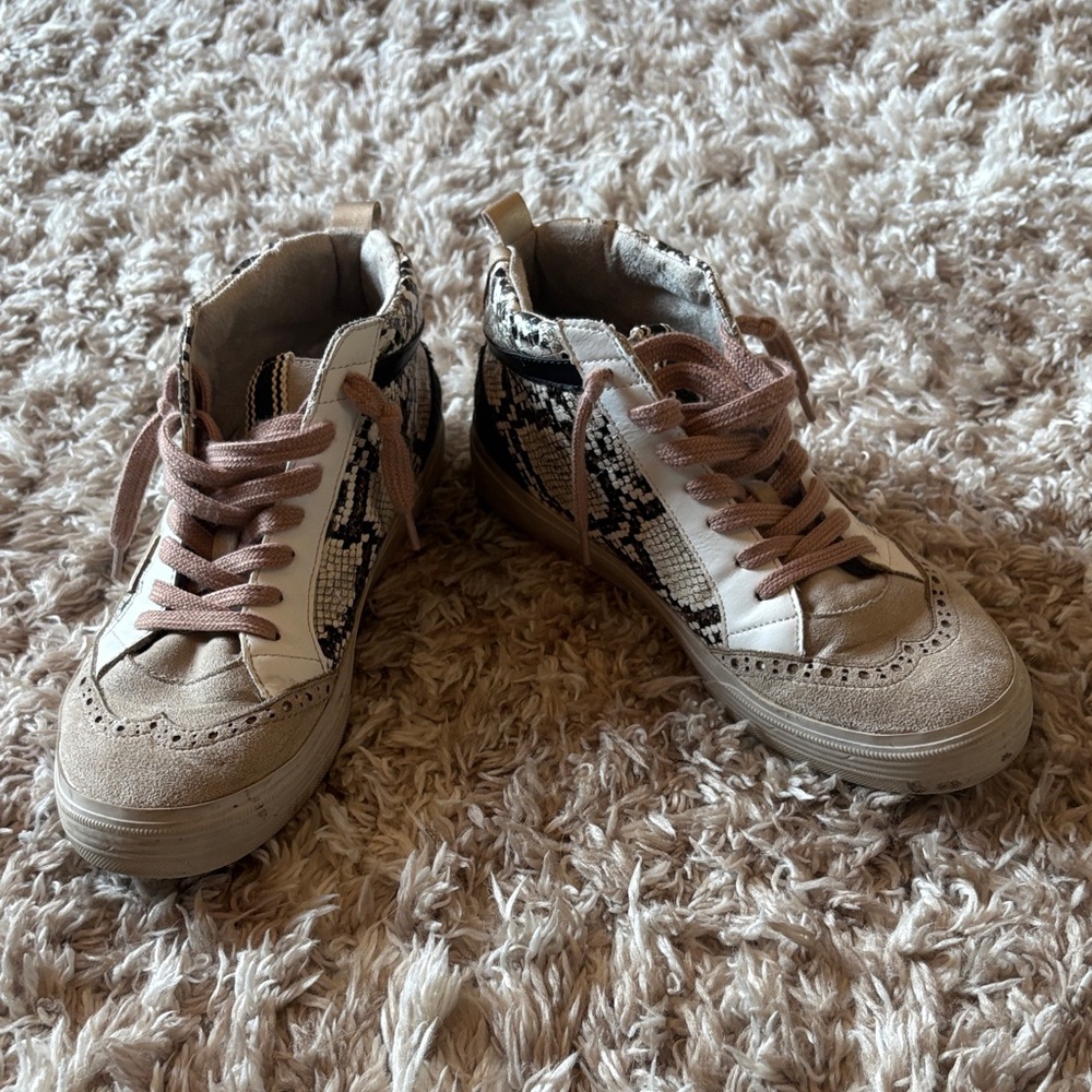 ShuShop Beige and Black Snake Print Sneakers